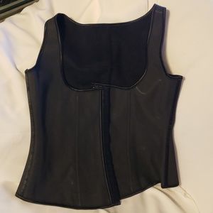 Waist cincher